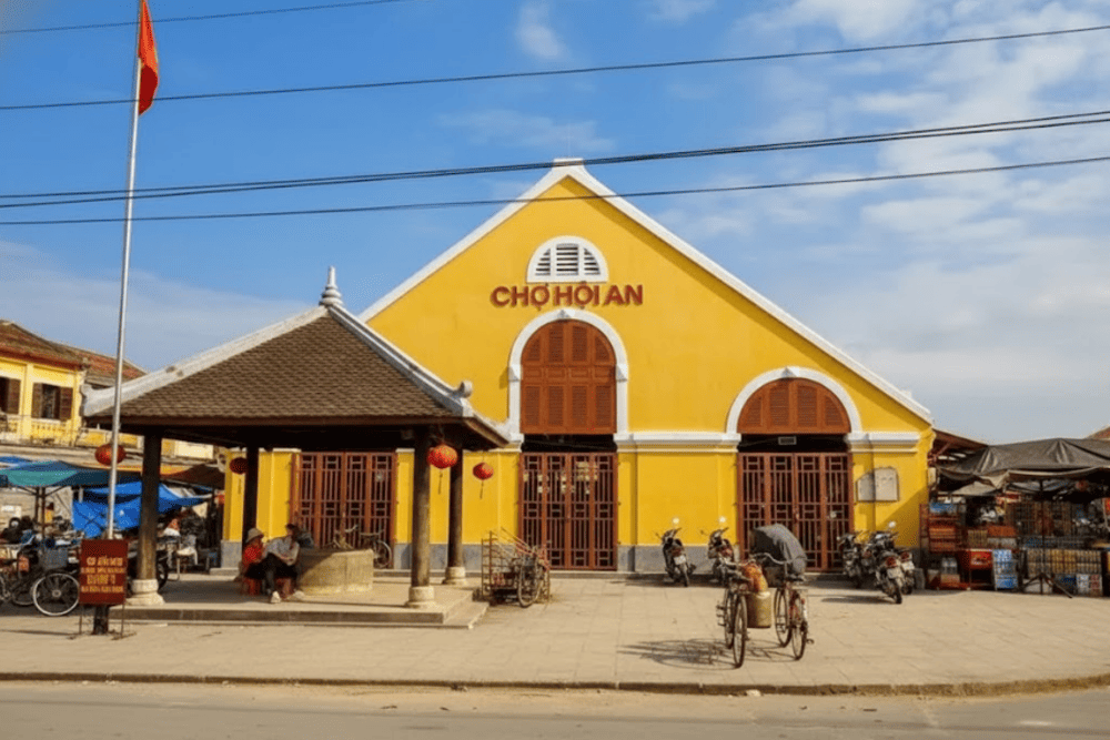 Hoi An Central Market specializes in fresh produce and signature local dishes